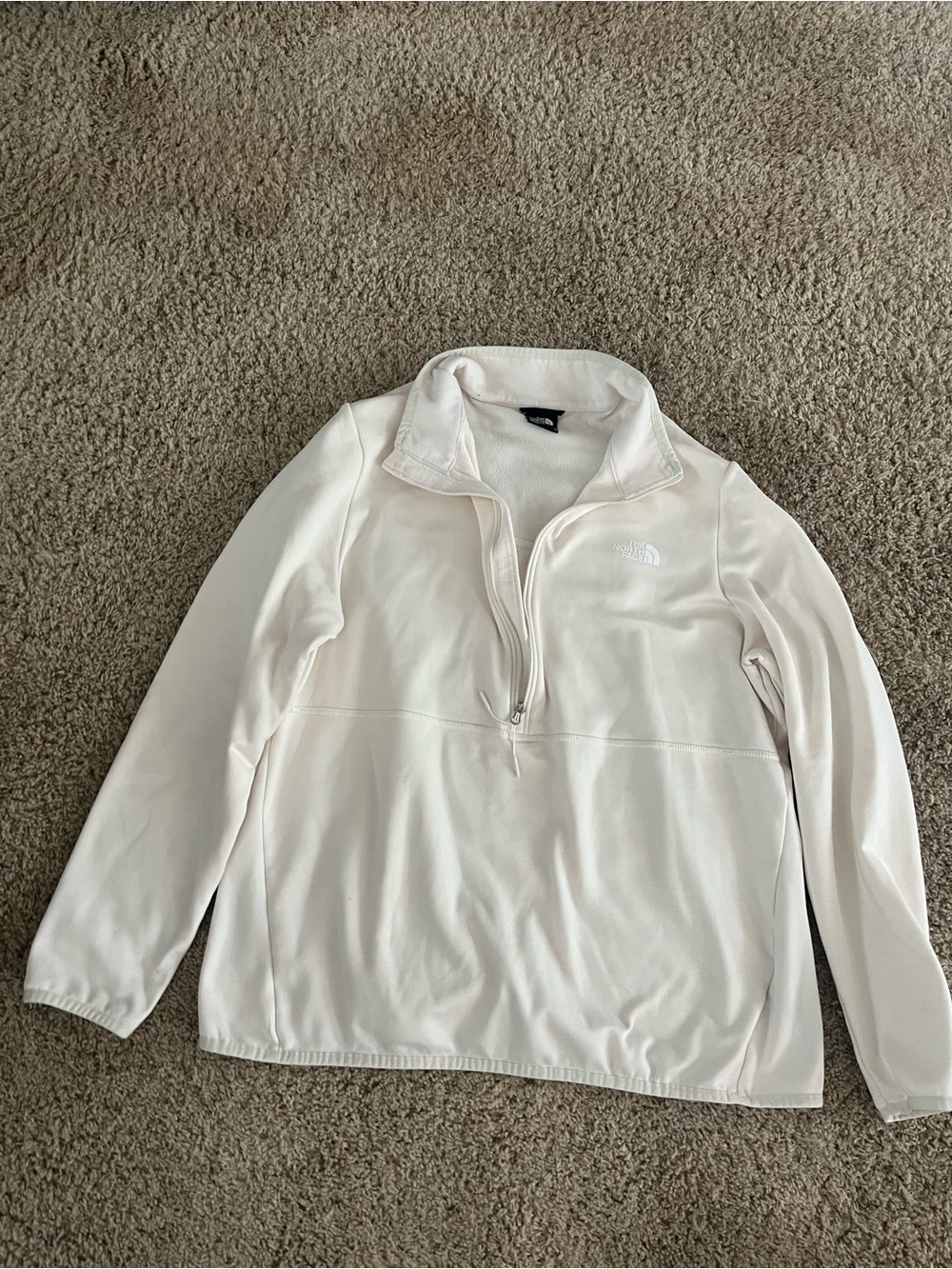 The North Face Women’s White 1/4 Zip Fleece Pullover